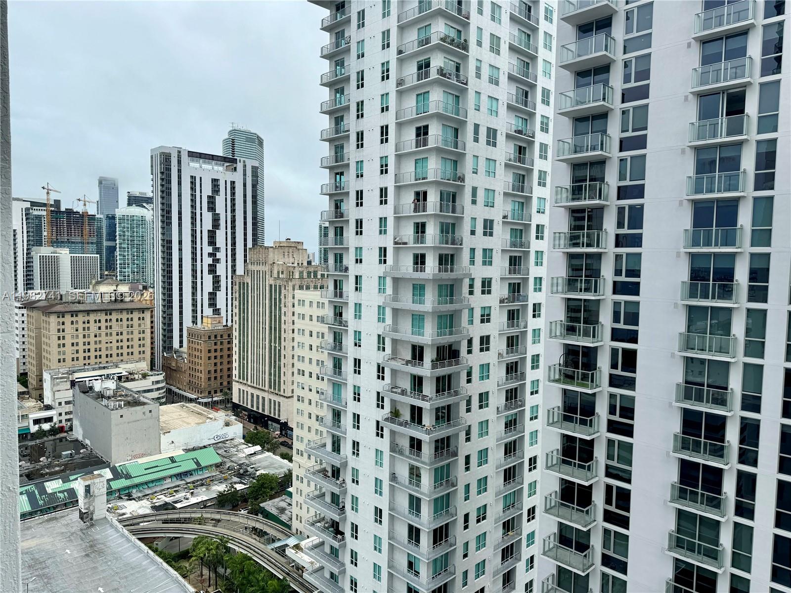 image Vizcayne South16