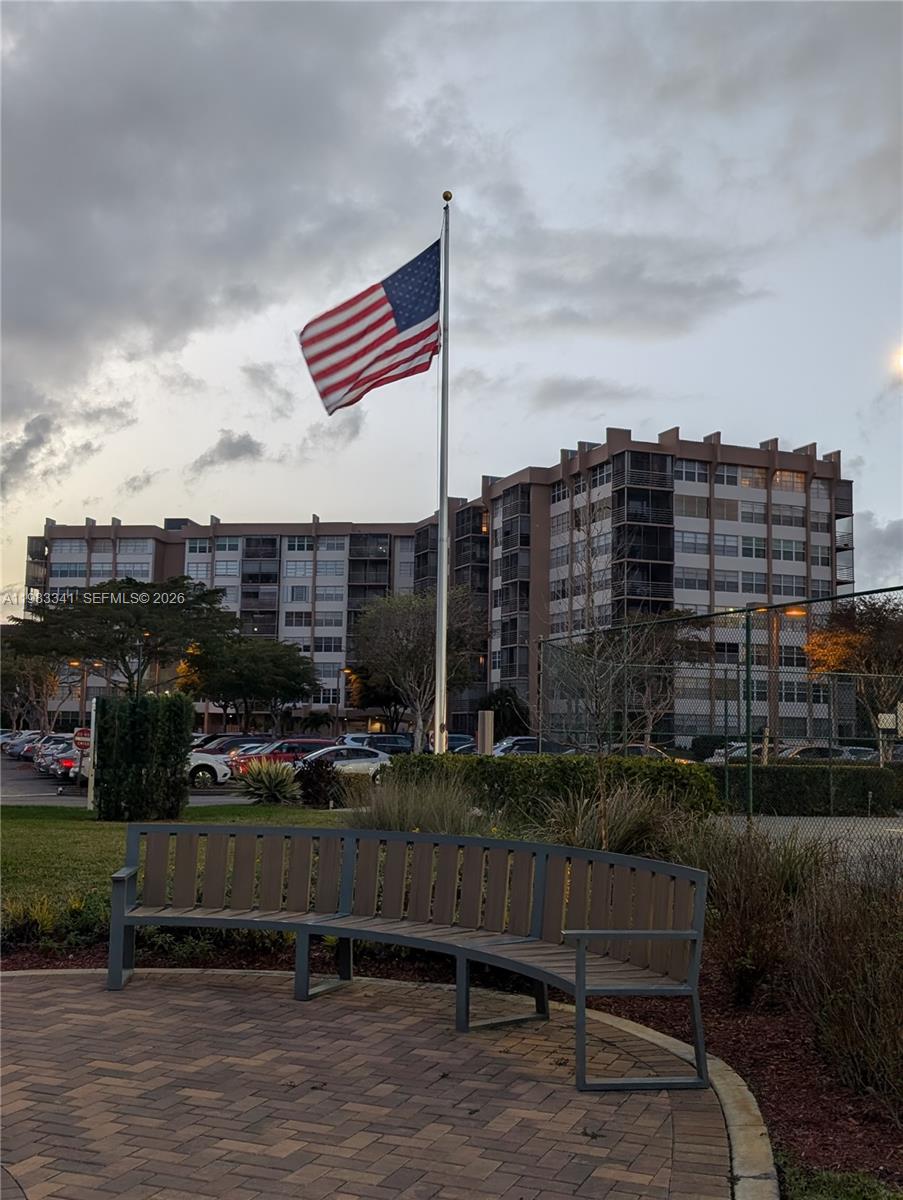 1000 E Saint Charles Pl #519 Pembroke Pines, FL 33026