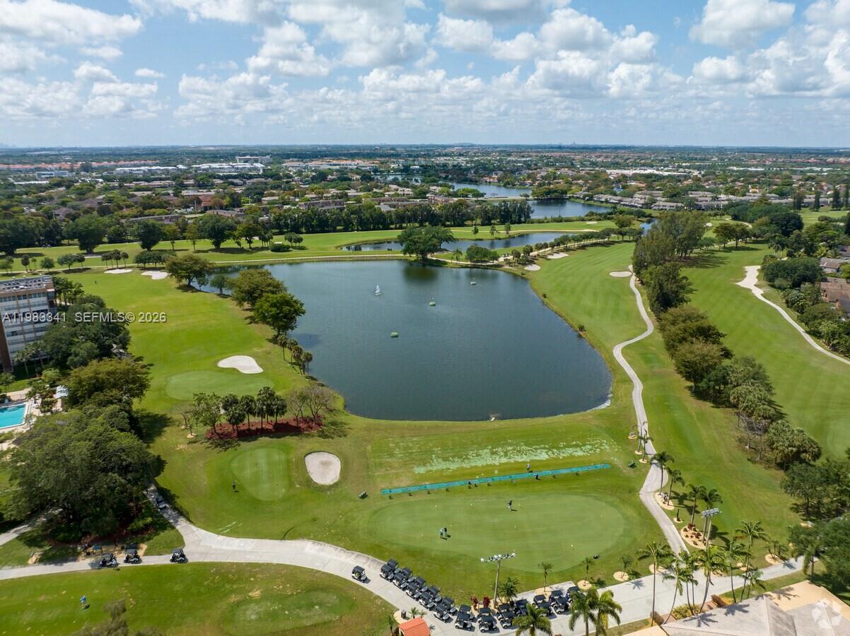 1000 E Saint Charles Pl #519 Pembroke Pines, FL 33026