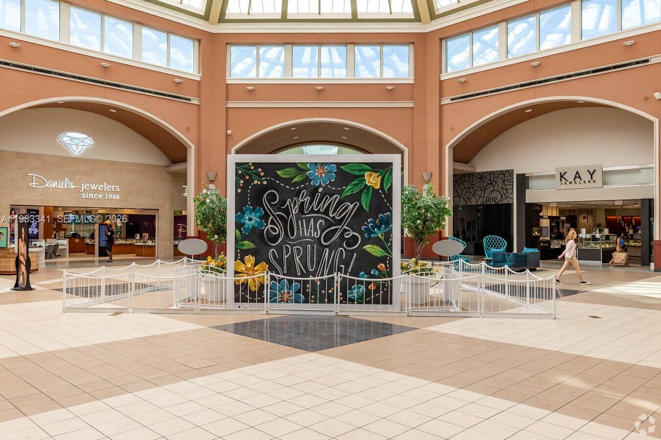 1000 E Saint Charles Pl #519 Pembroke Pines, FL 33026