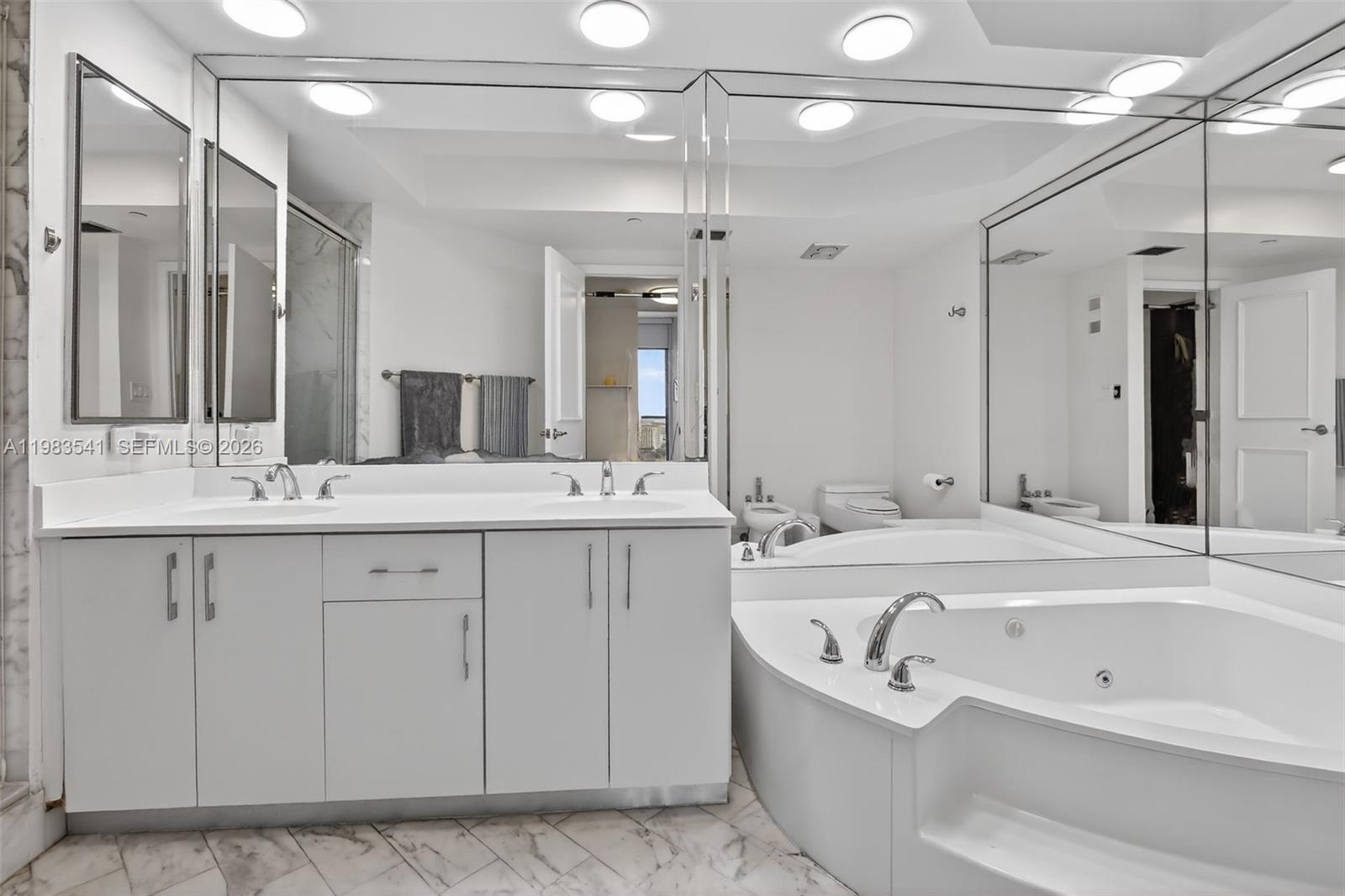 20281 E Country Clb Dr #TS 5 Aventura, FL 33180