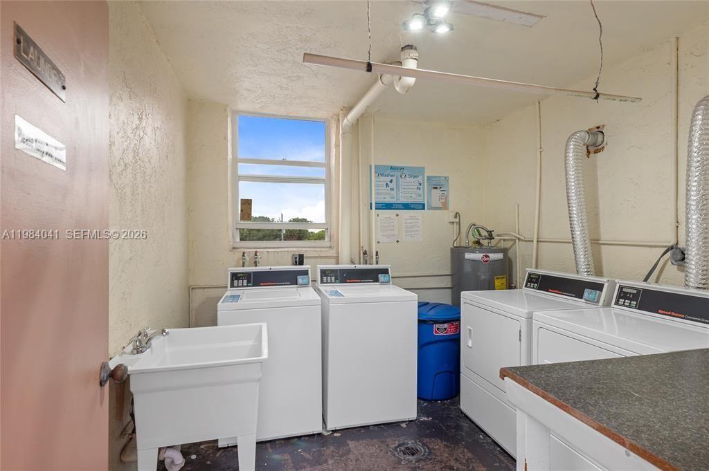 2841 Somerset Dr #318 Lauderdale Lakes, FL 33311