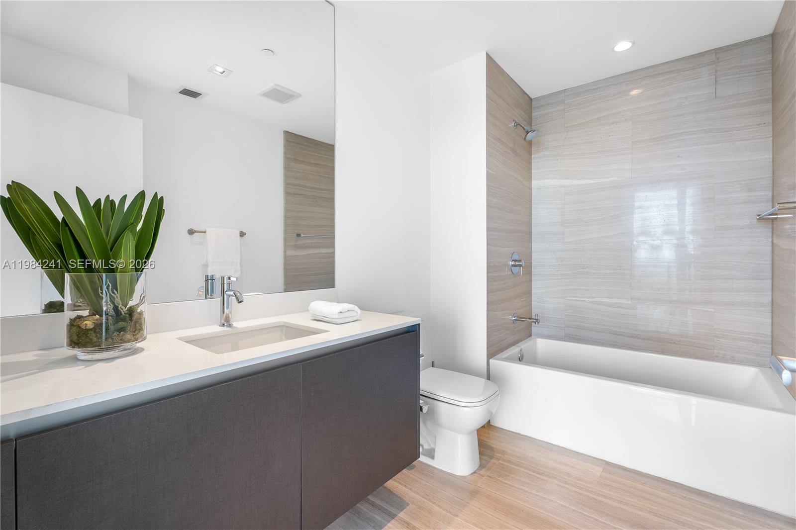 1451 Brickell Ave #2703 Miami, FL 33131