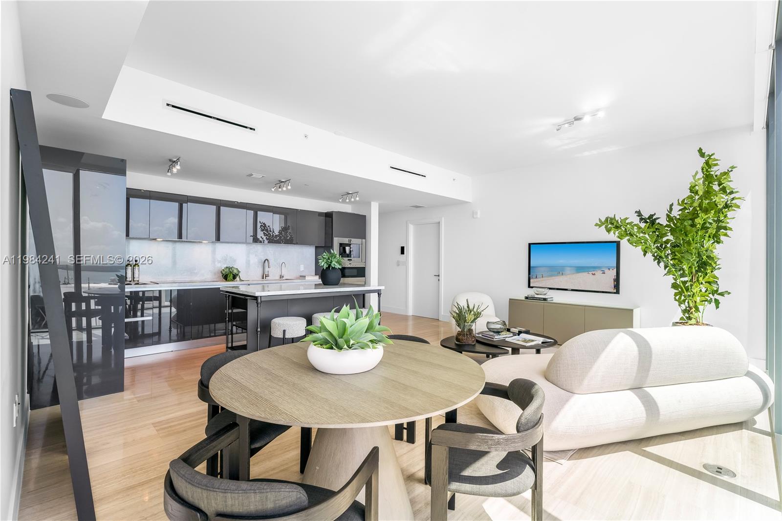 1451 Brickell Ave #2703 Miami, FL 33131