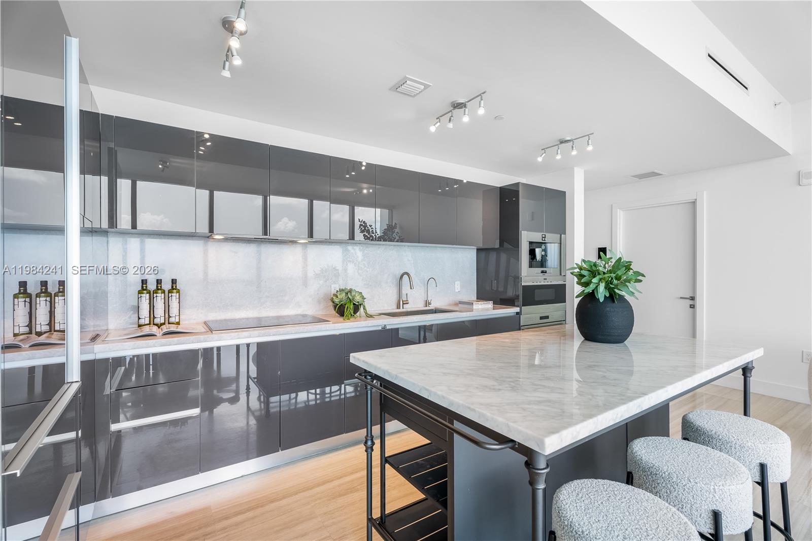 1451 Brickell Ave #2703 Miami, FL 33131