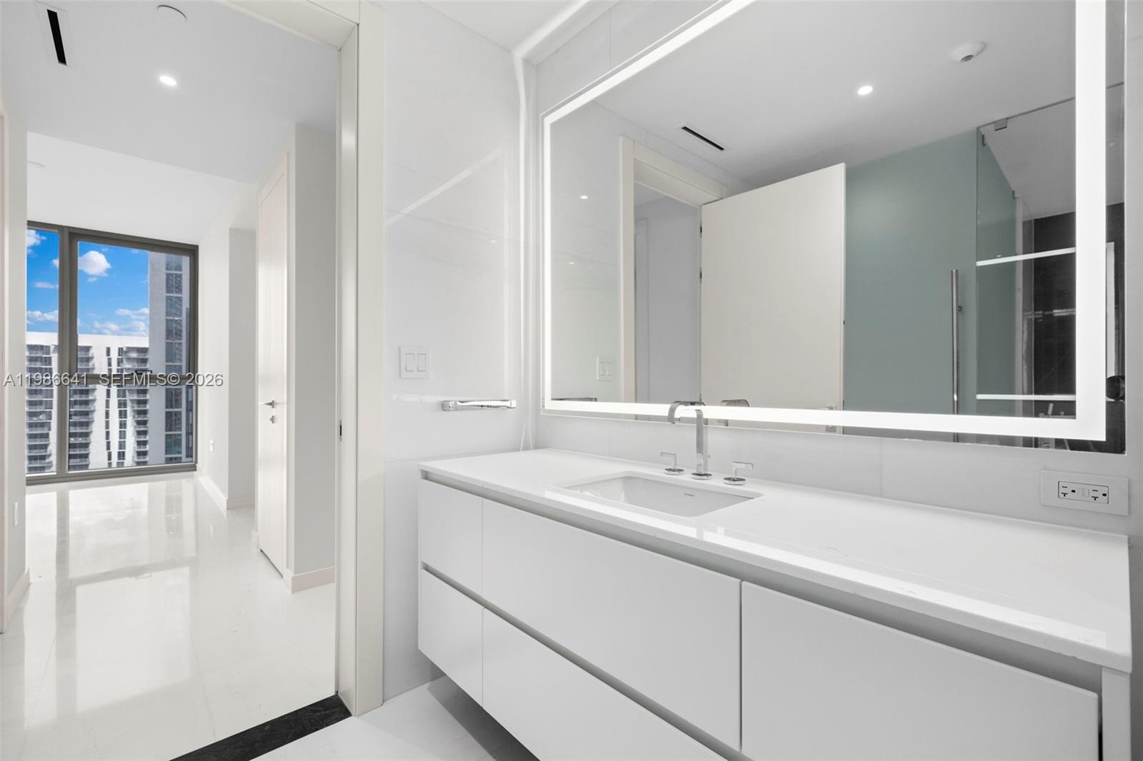 image Aston Martin Residences38