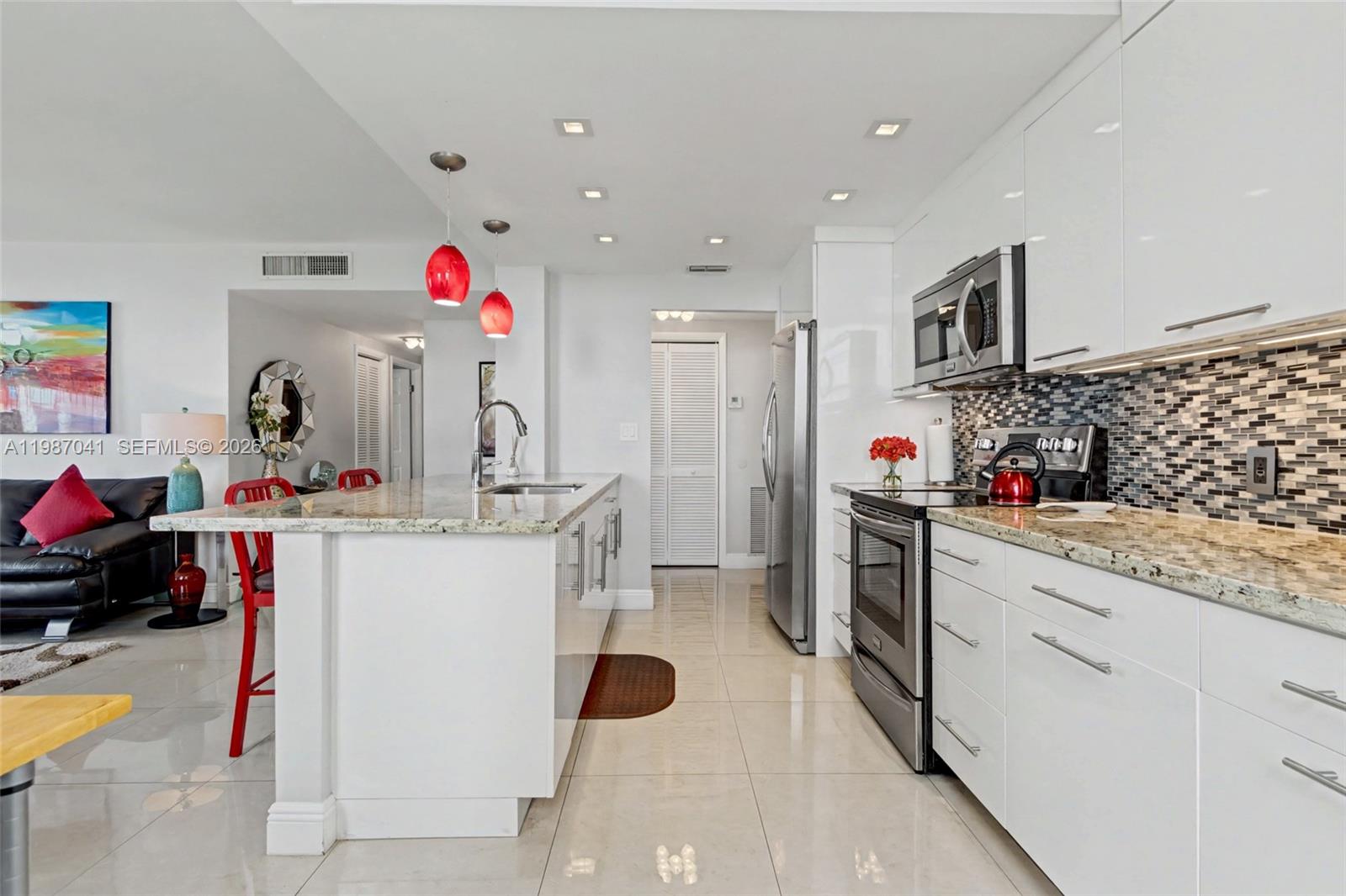 4330 Hillcrest Dr #619