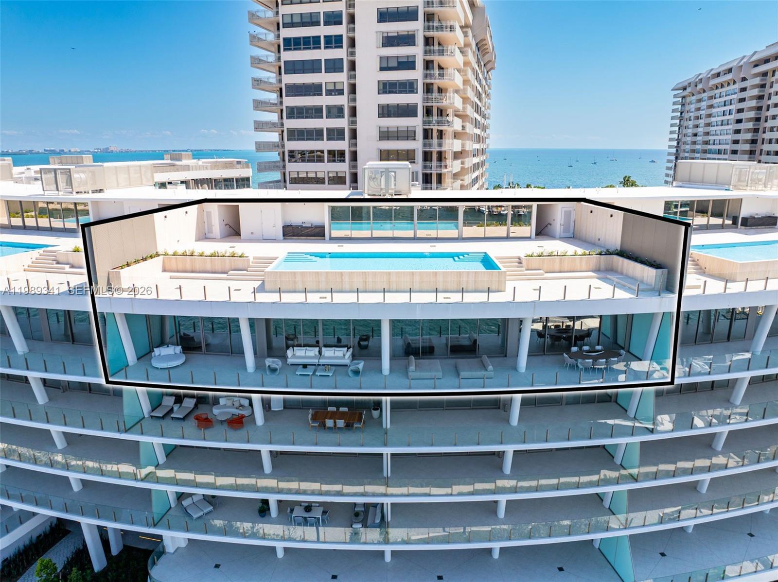 5 Grove Isle Dr #PHS01