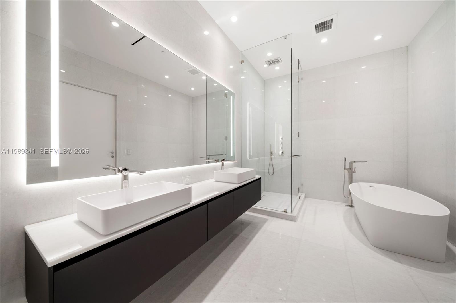 5 Grove Isle Dr #PHS01 Coconut Grove, FL 33131