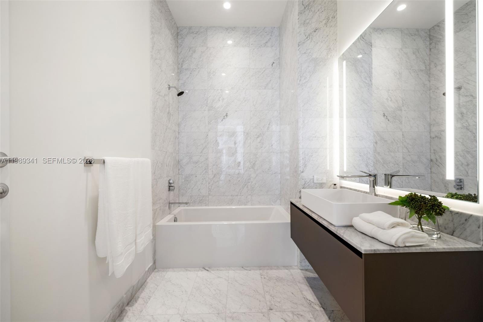 5 Grove Isle Dr #PHS01 Coconut Grove, FL 33131