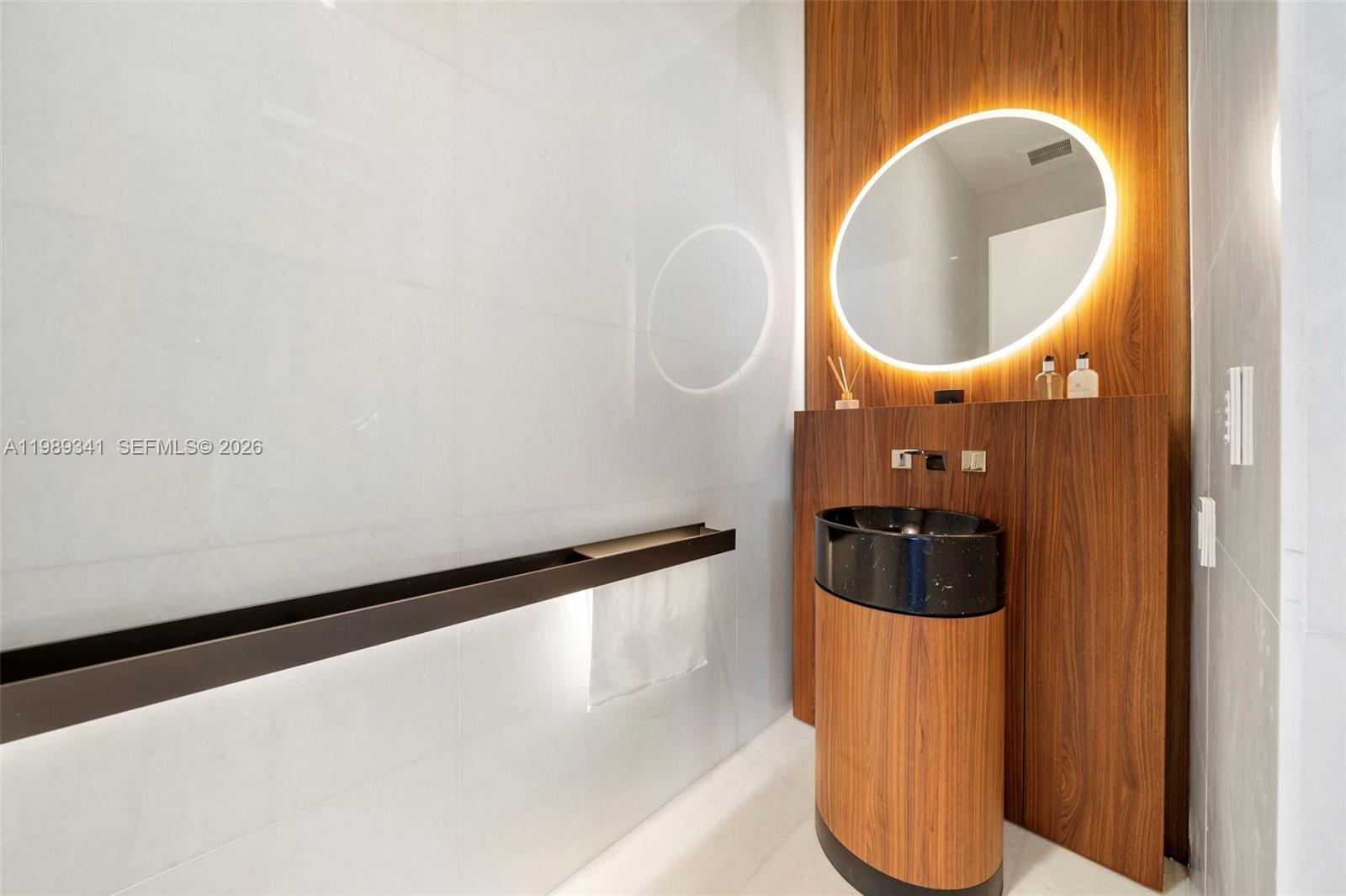 5 Grove Isle Dr #PHS01 Coconut Grove, FL 33131