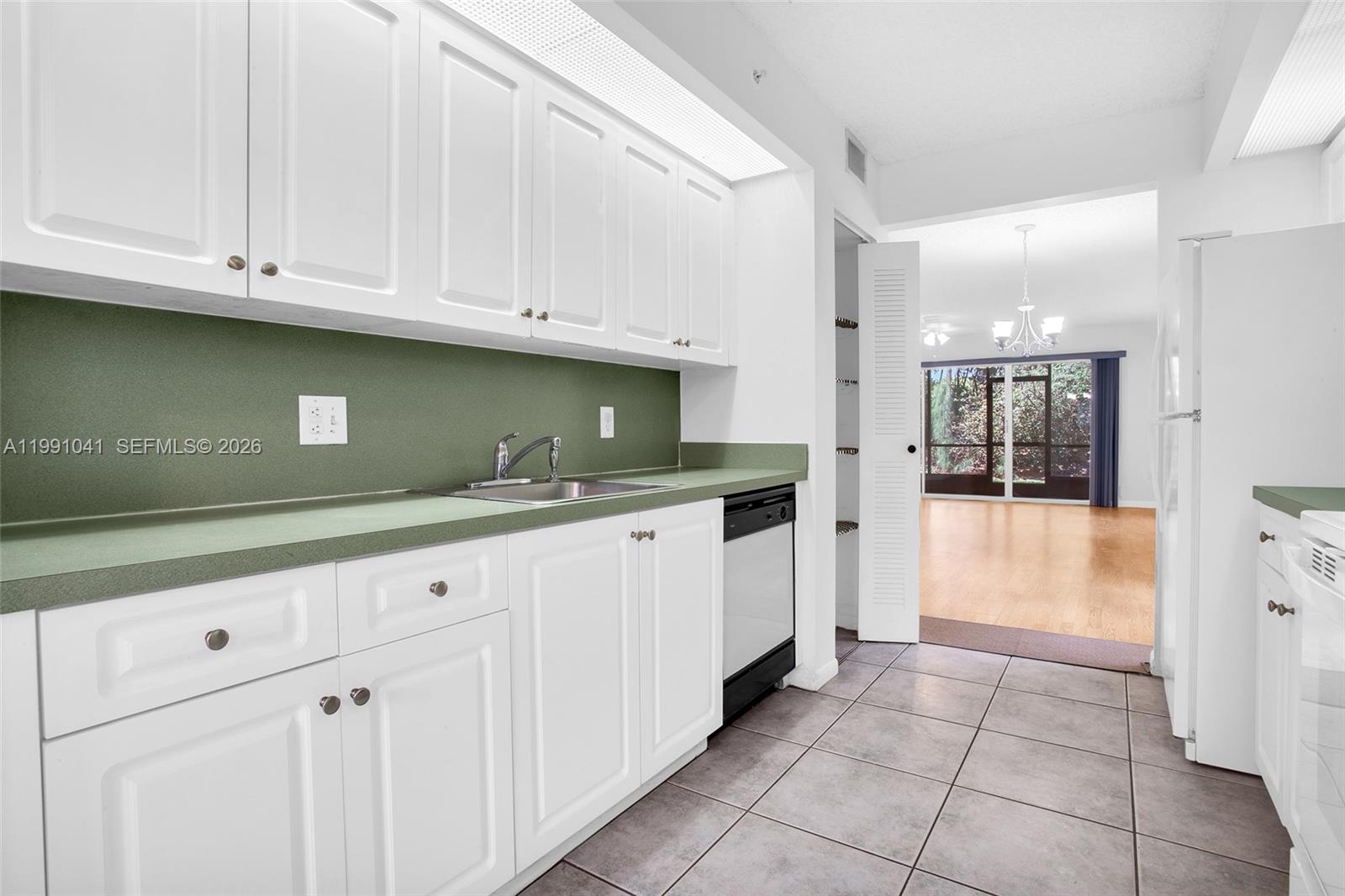 900 SW 142nd Ave #115L Pembroke Pines, FL 33027