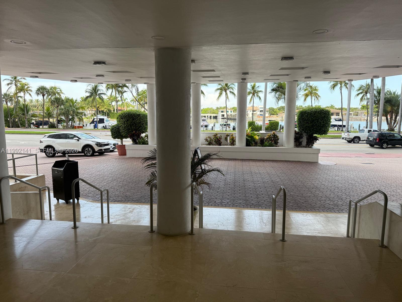 5005 Collins Ave #1525