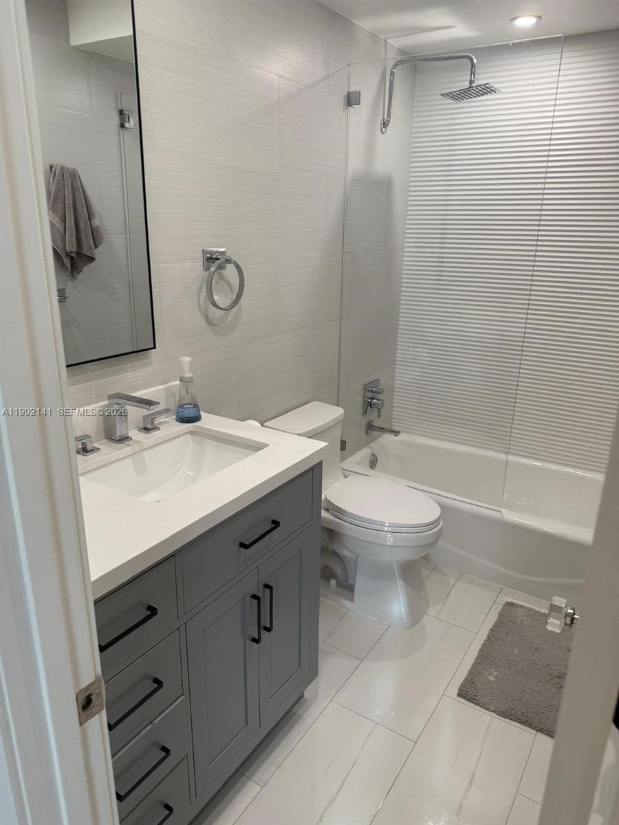 5005 Collins Ave #1525 Miami Beach, FL 33140