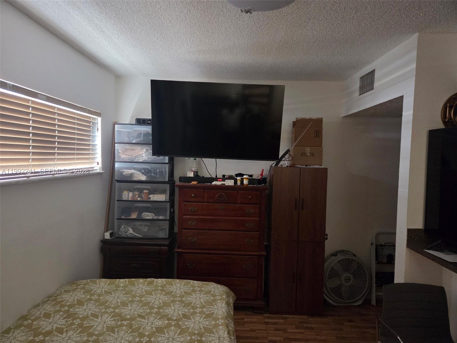 6580 W Flagler St #101 Miami, FL 33144