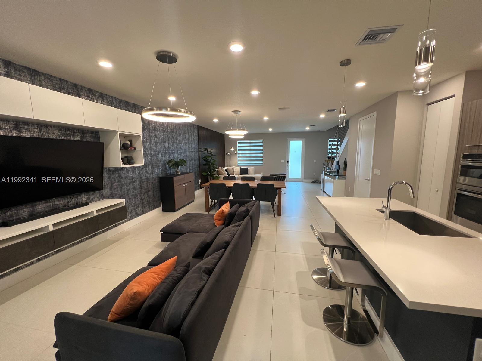 10355 NW 66th St #10355 Doral, FL 33178