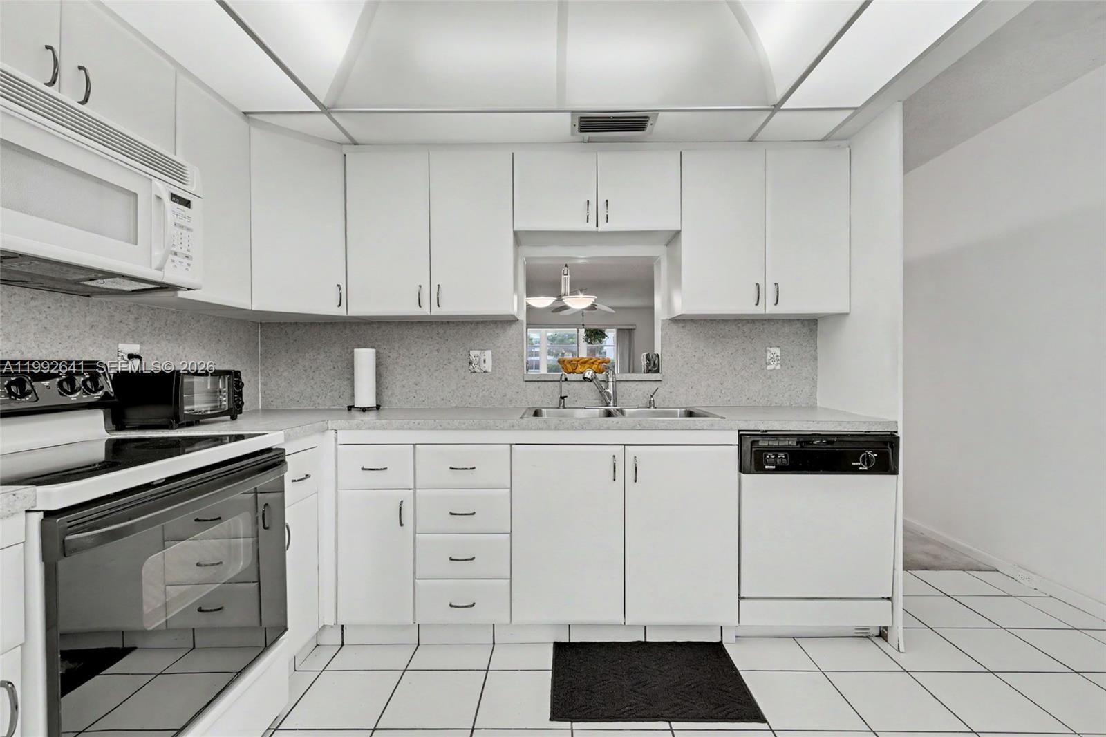 2304 Lucaya Ln #G1 Coconut Creek, FL 33066