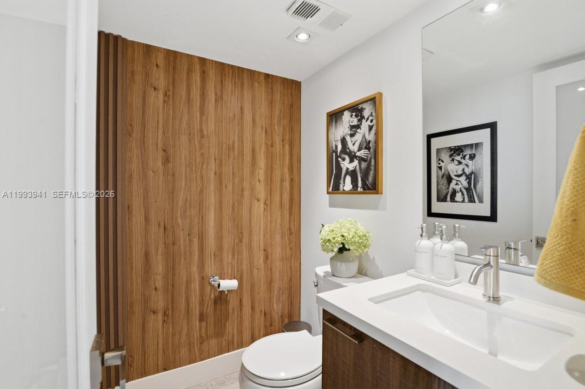 image Charter Club14