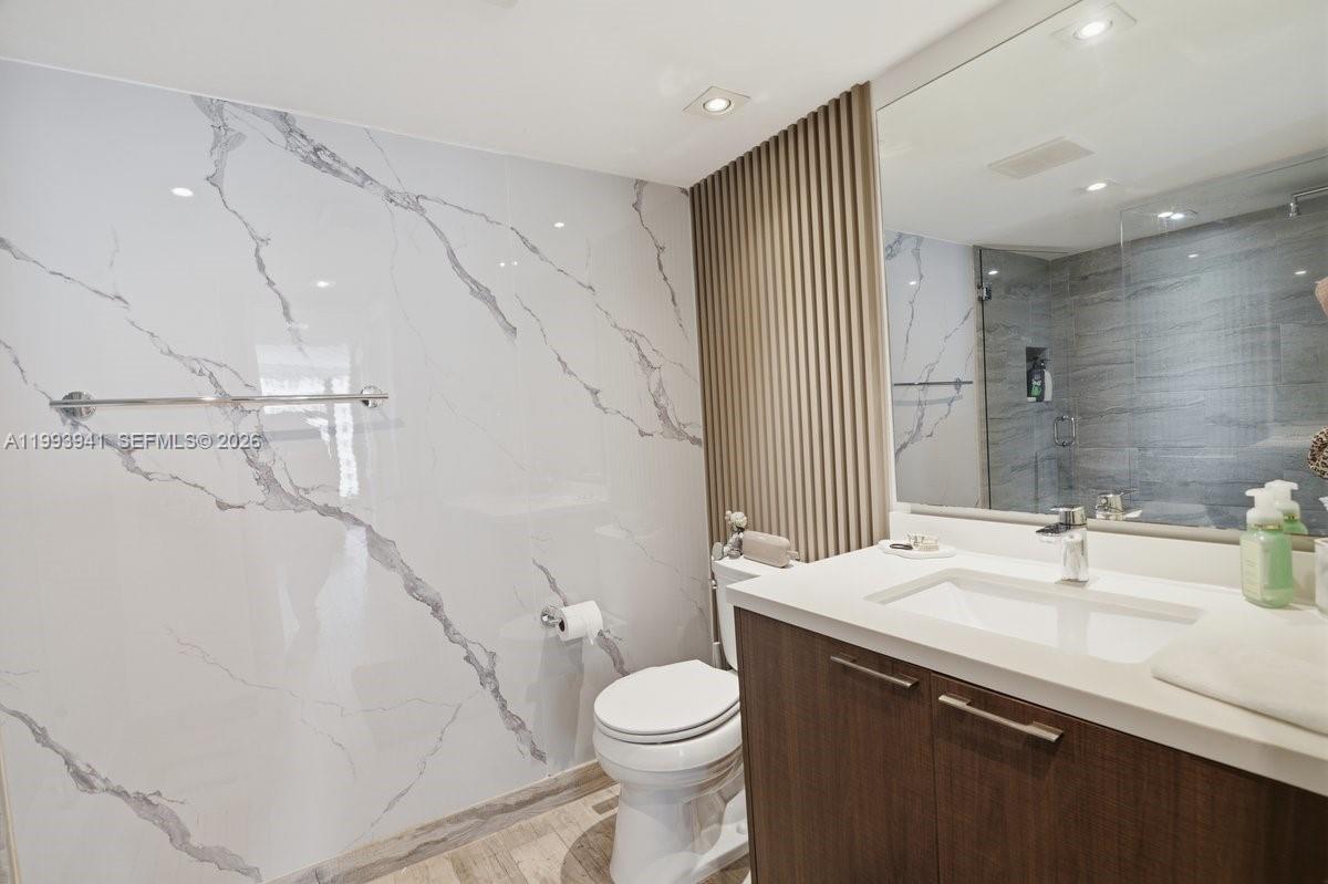 image Charter Club18