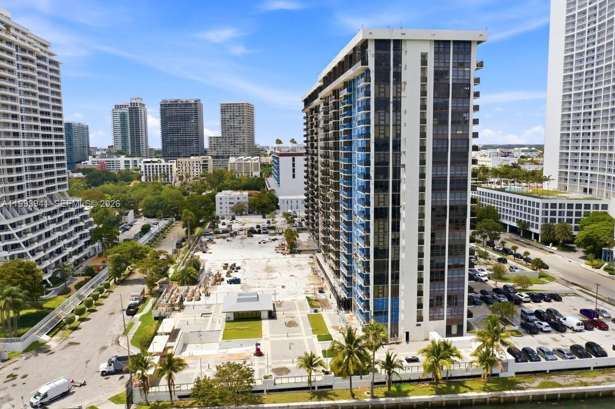 image Charter Club21