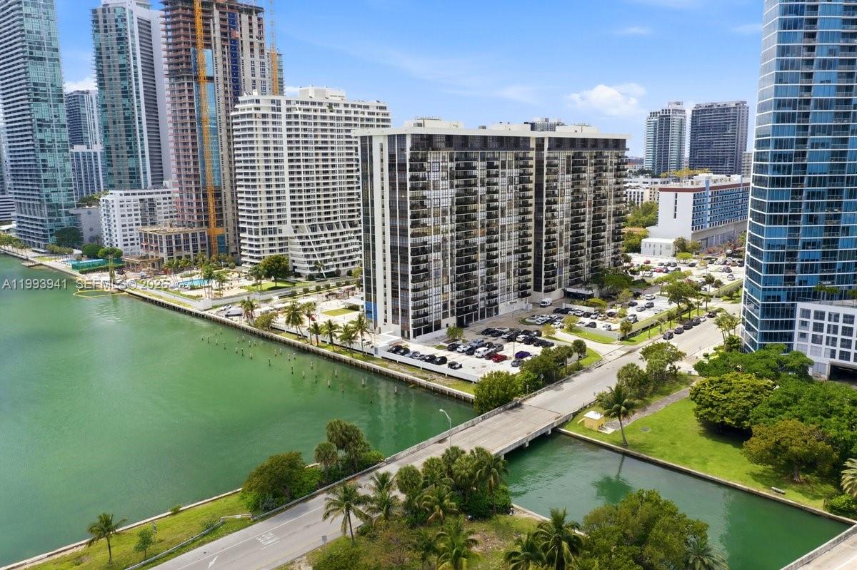 image Charter Club22