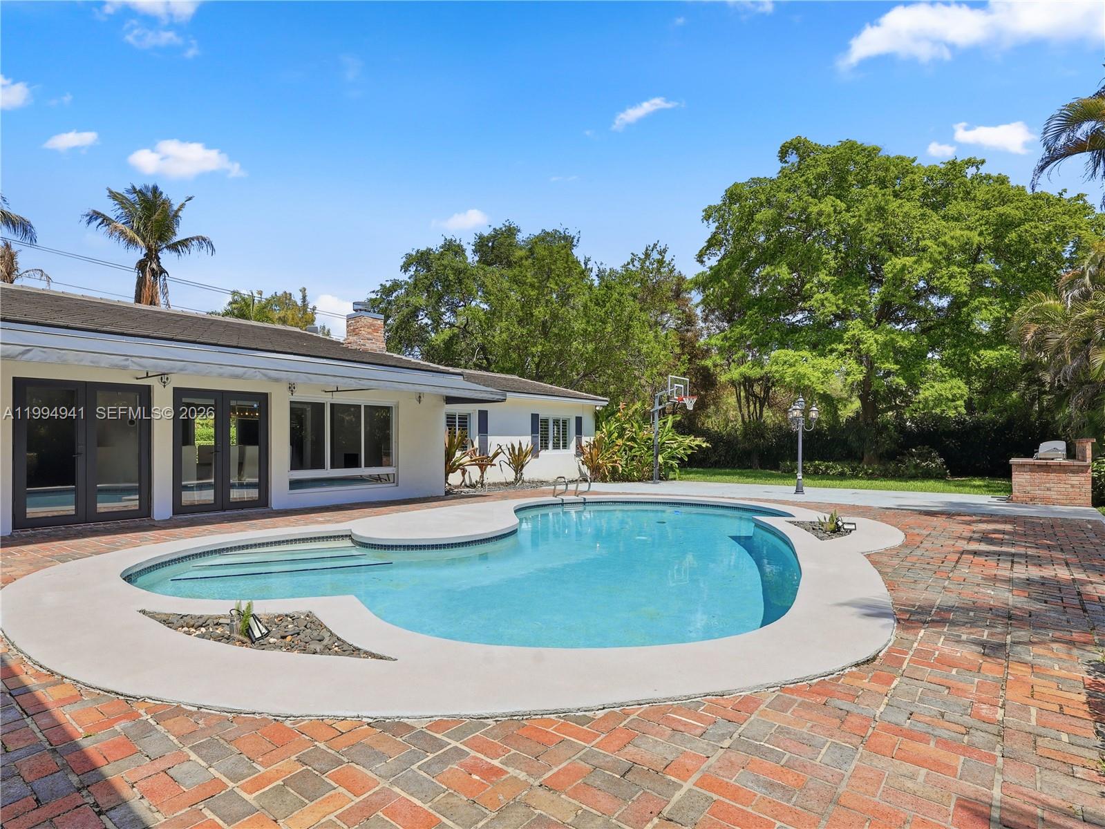 8500 SW 70th St Miami, FL 33143