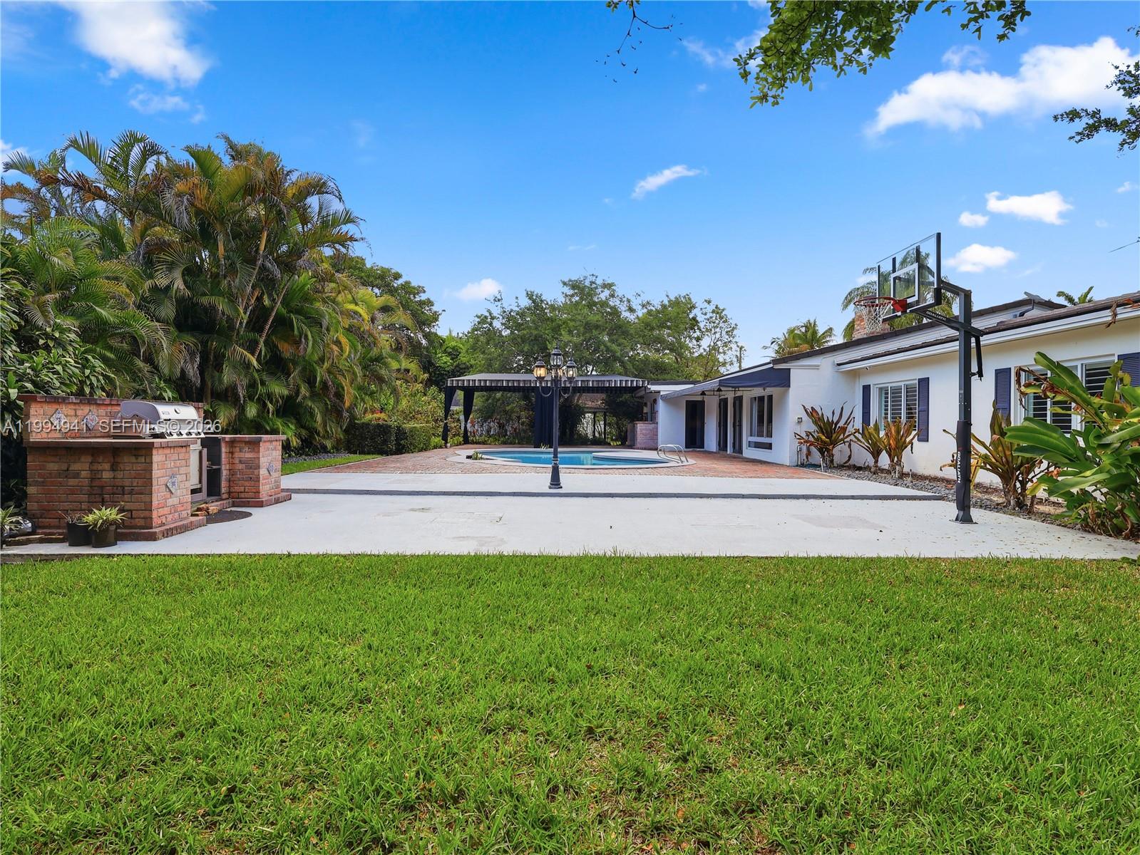 8500 SW 70th St Miami, FL 33143