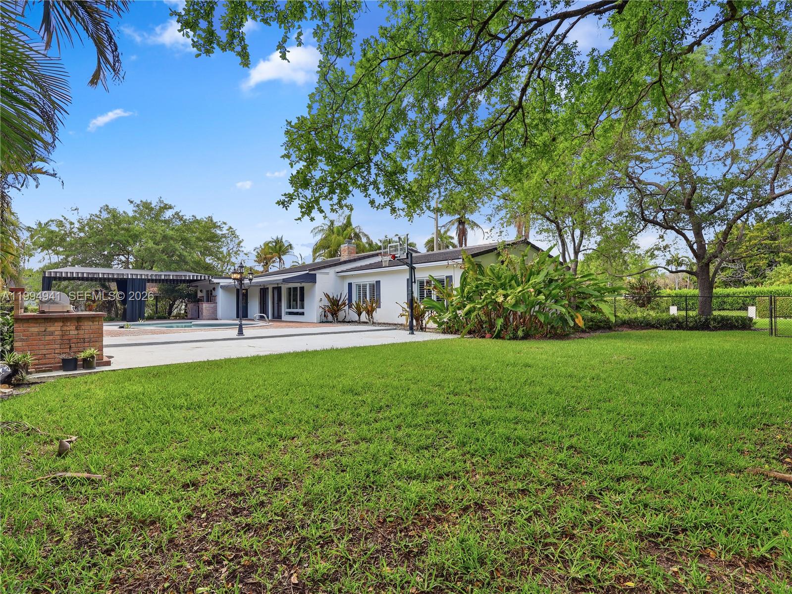 8500 SW 70th St Miami, FL 33143