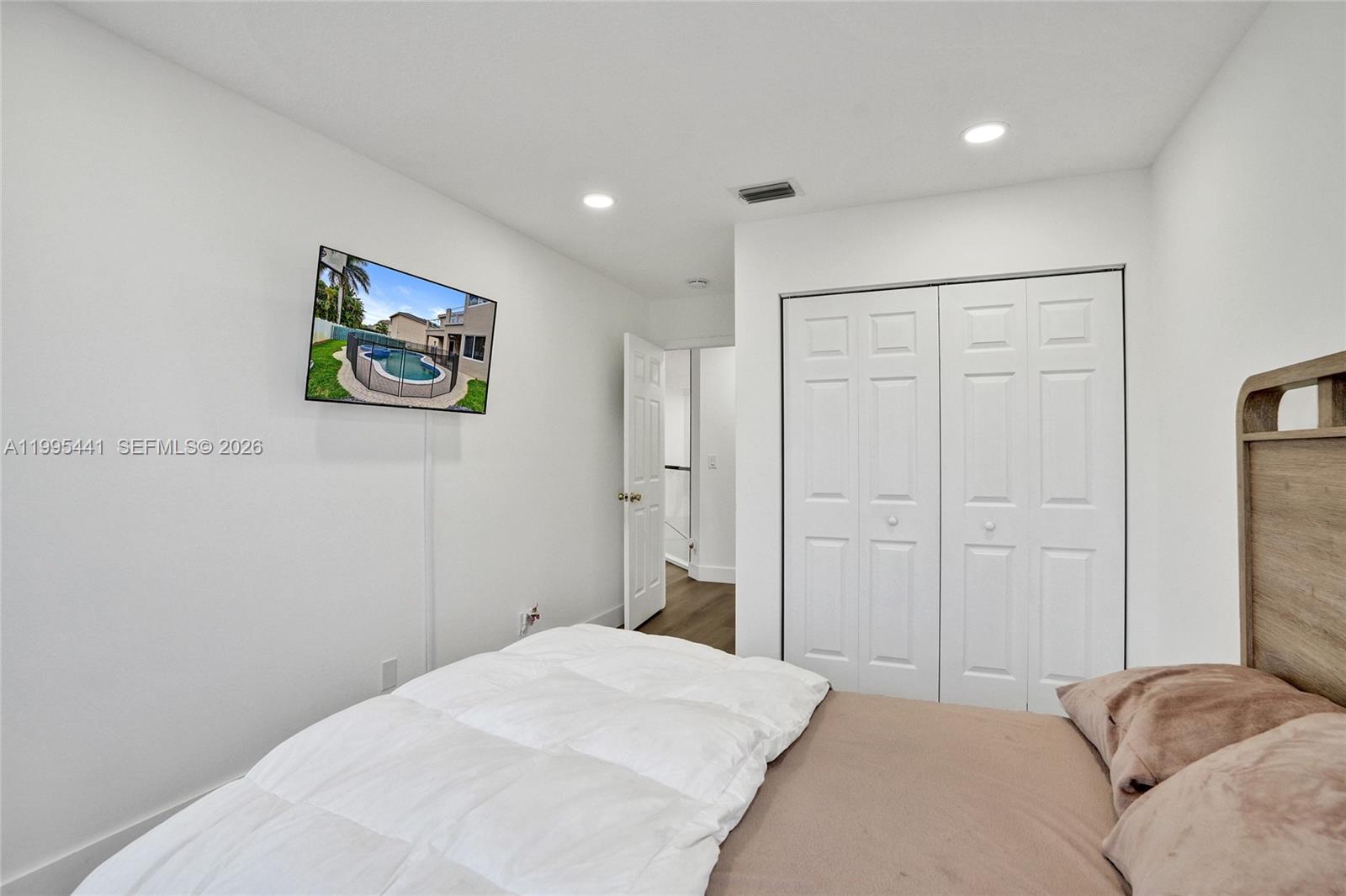 16180 SW 14th St Pembroke Pines, FL 33027