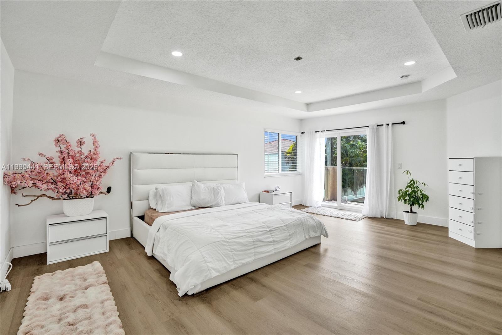 16180 SW 14th St Pembroke Pines, FL 33027