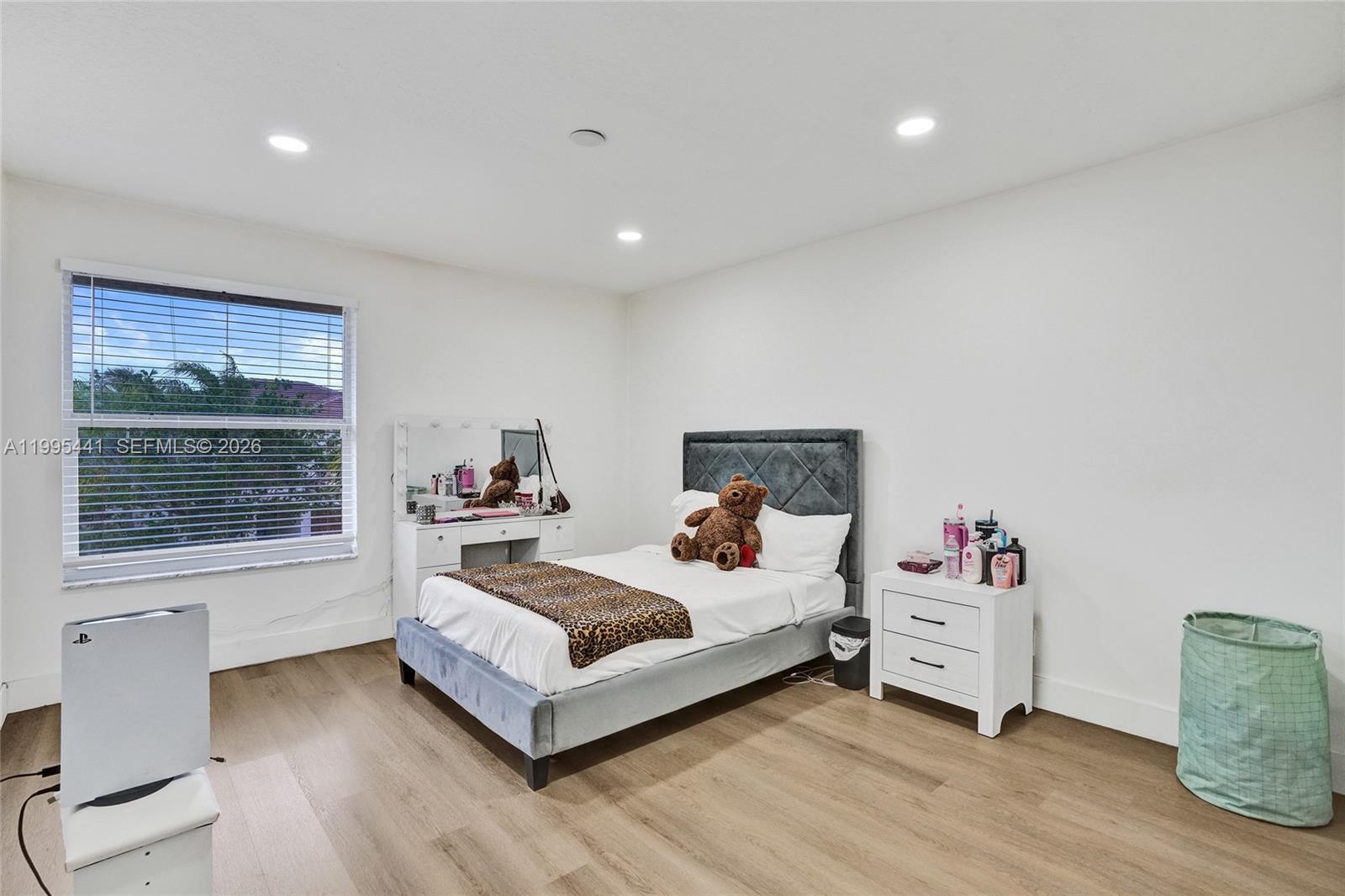 16180 SW 14th St Pembroke Pines, FL 33027