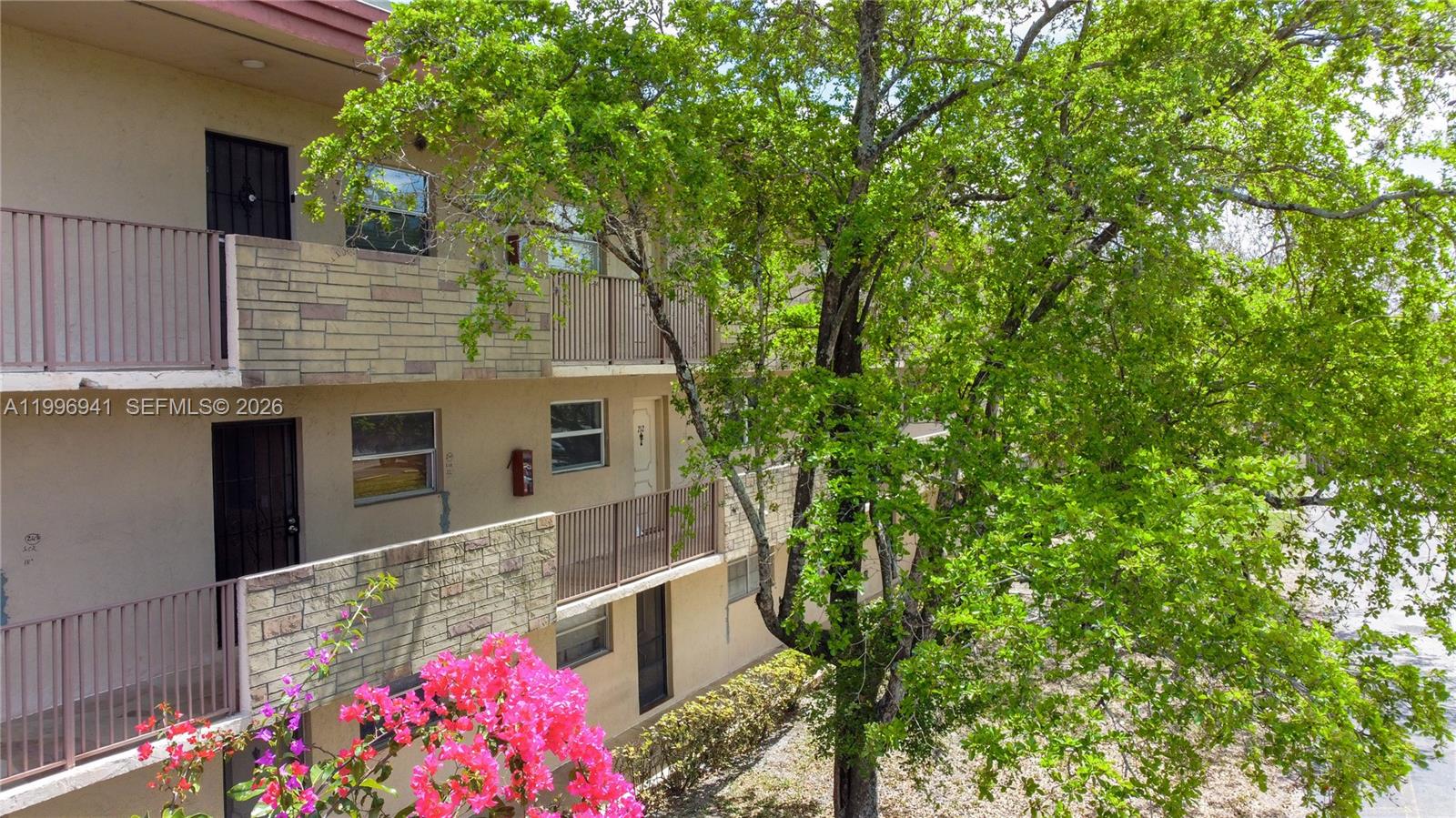 3900 NW 76th Ave #212 Sunrise, FL 33351