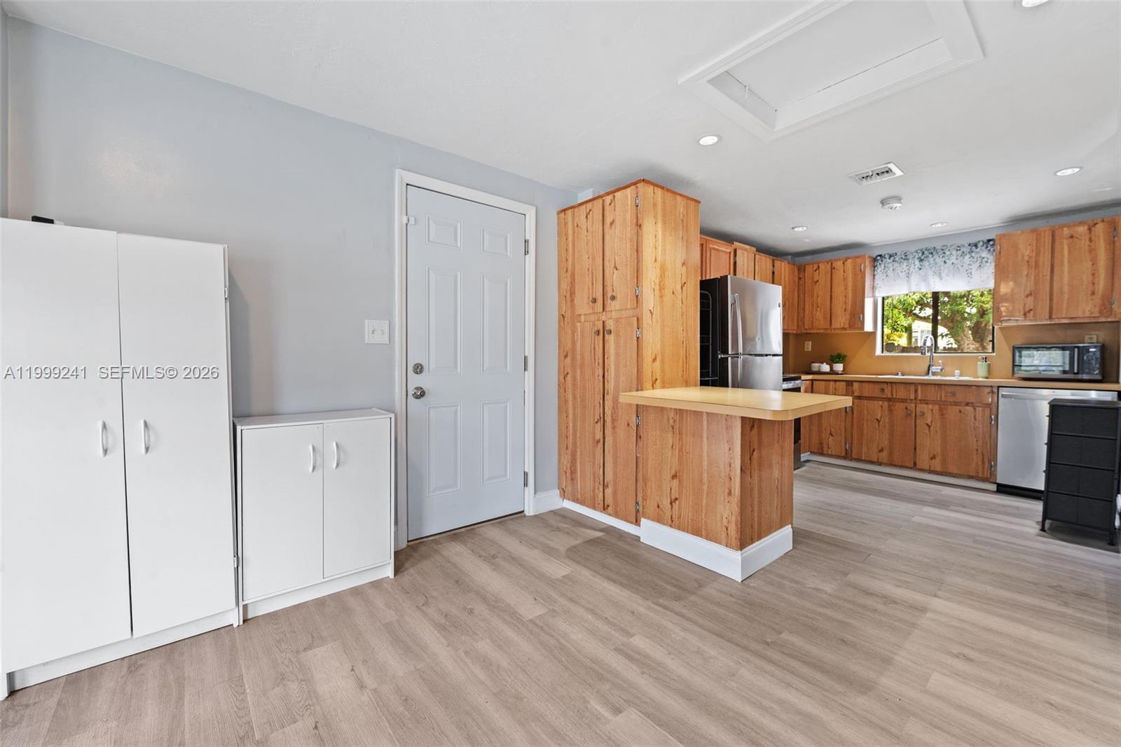 1395 NE 177th St North Miami Beach, FL 33162