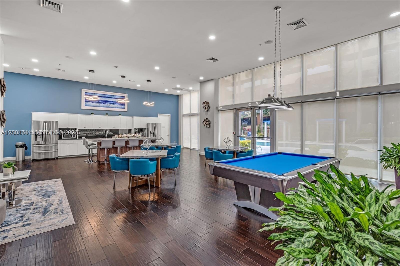 image The Venture at Aventura11