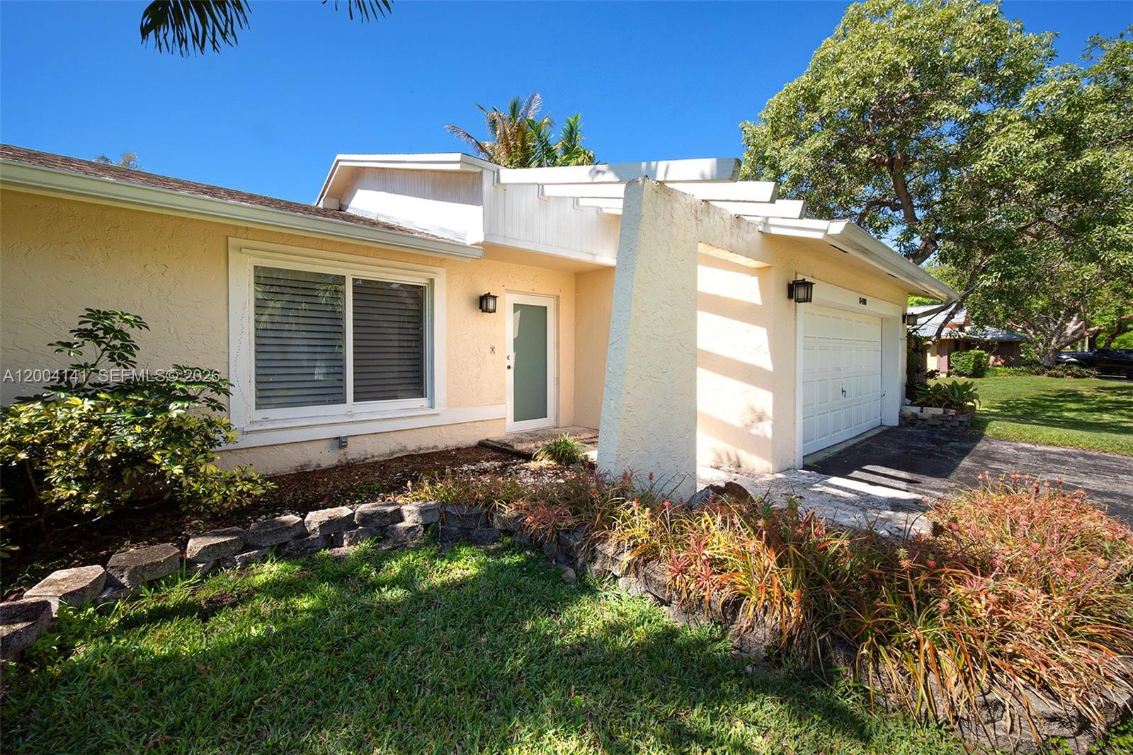 8480 SW 180th St Palmetto Bay, FL 33157
