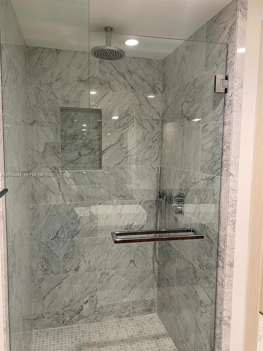 1000 Brickell Plz #4207 Miami, FL 33131