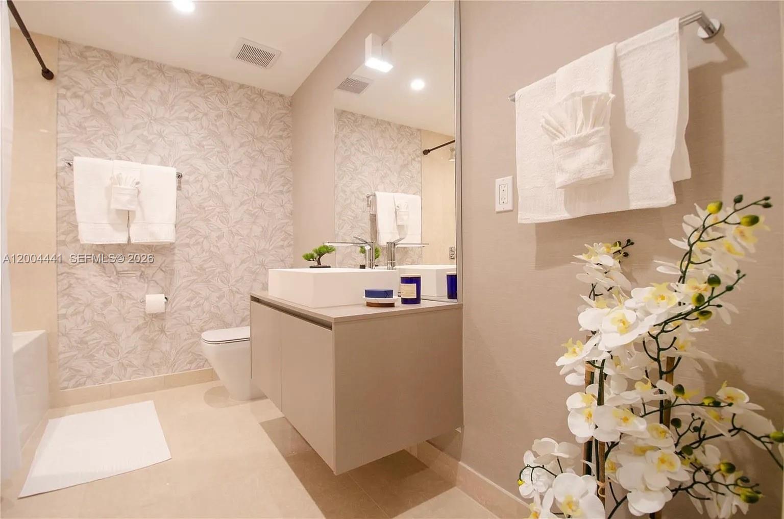 1000 Brickell Plz #4207 Miami, FL 33131