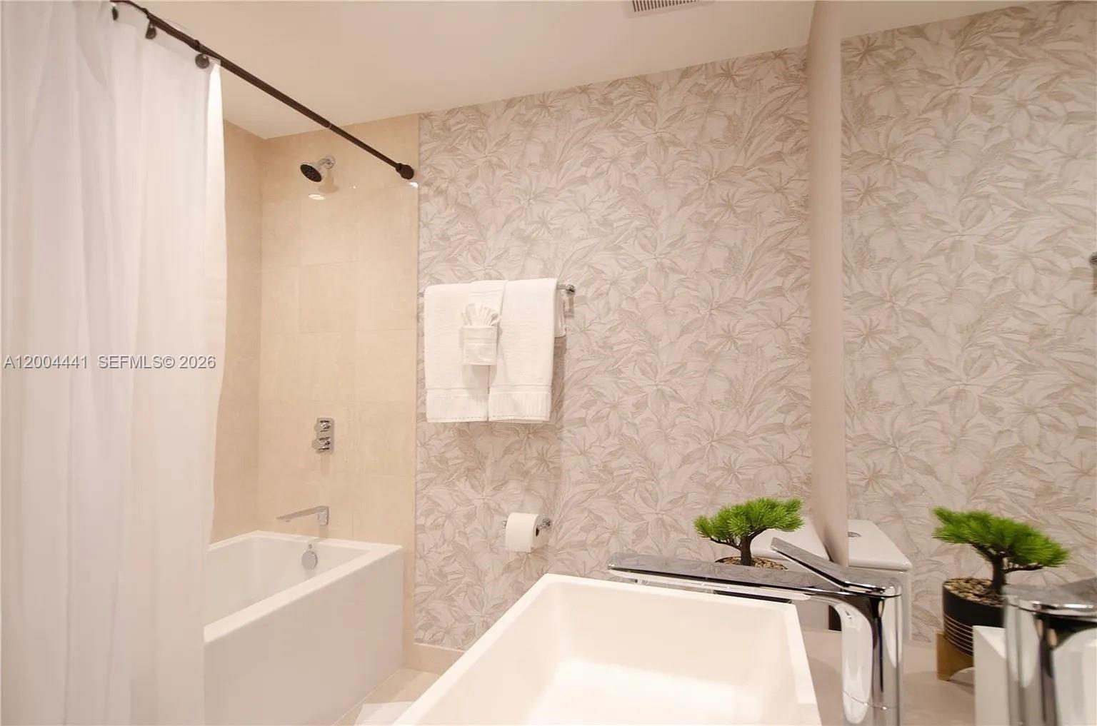 1000 Brickell Plz #4207 Miami, FL 33131