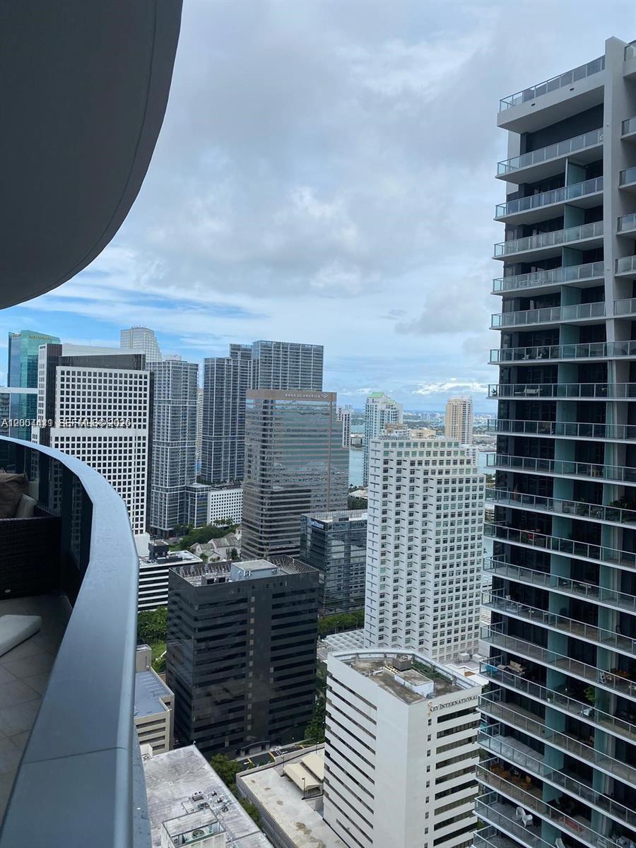 1000 Brickell Plz #4207 Miami, FL 33131