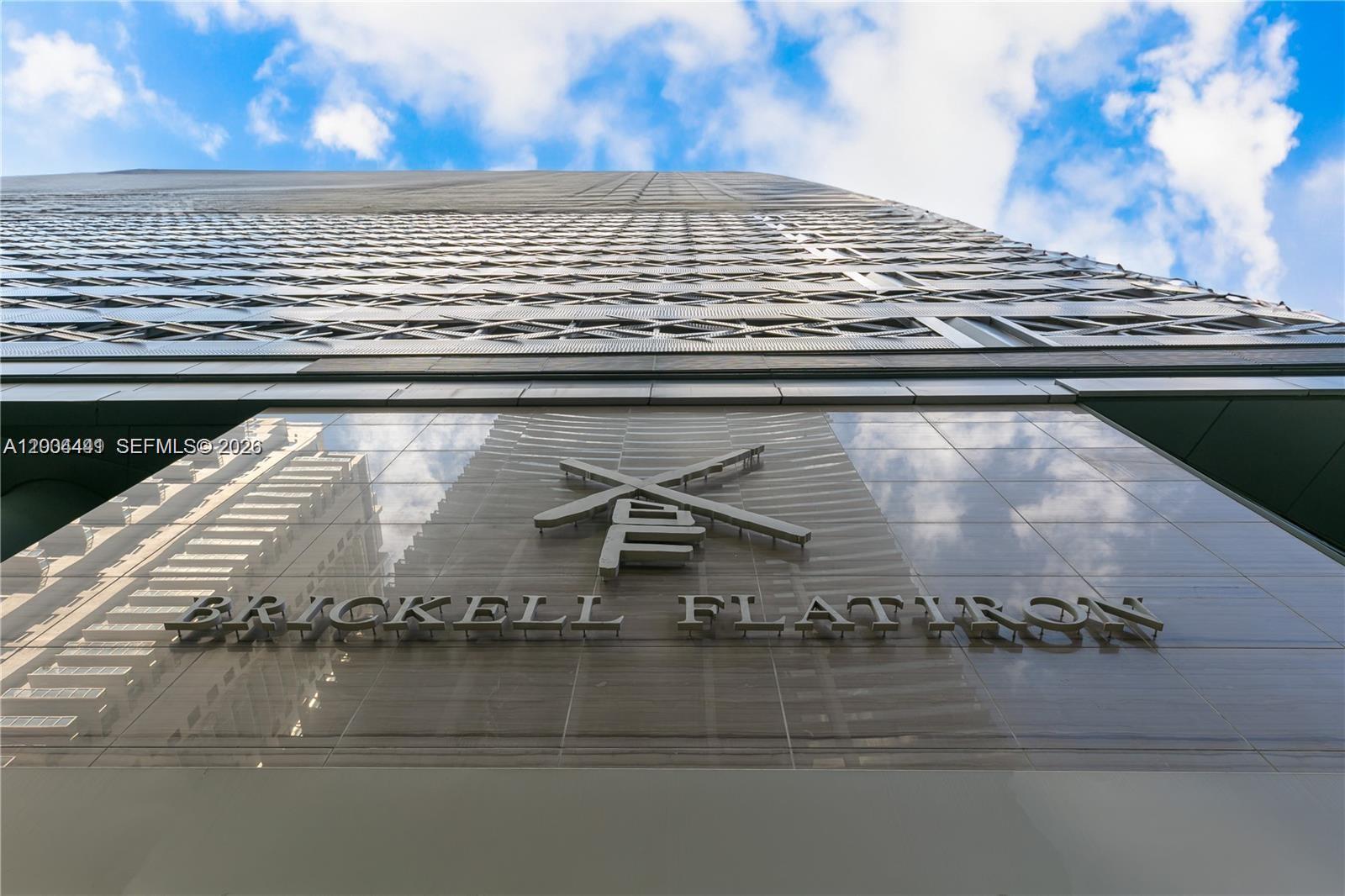 1000 Brickell Plz #4207 Miami, FL 33131