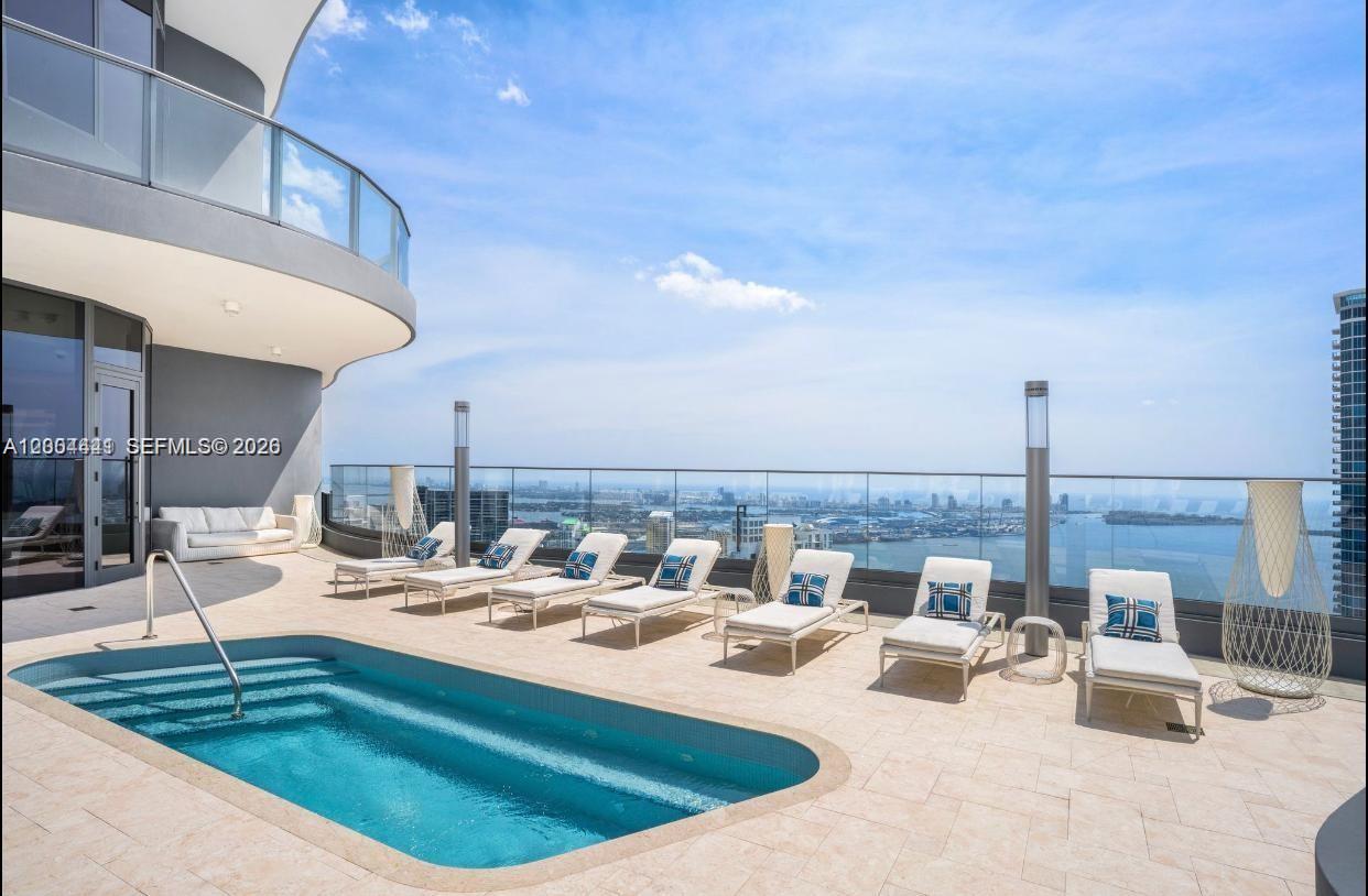 1000 Brickell Plz #4207 Miami, FL 33131