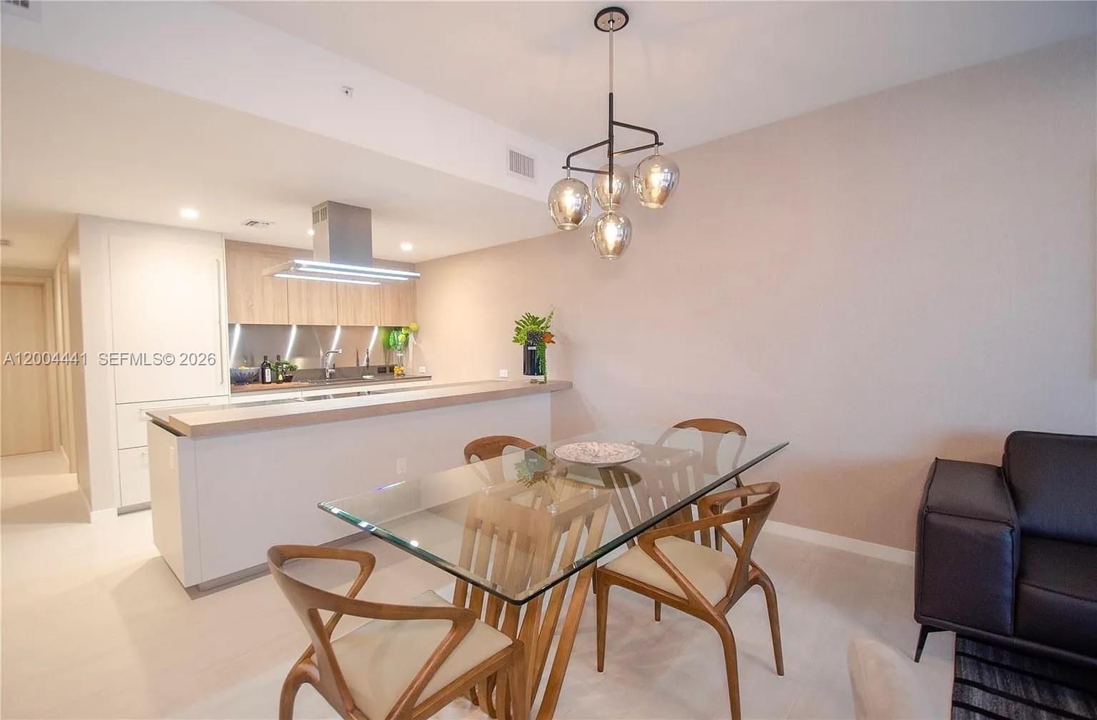 1000 Brickell Plz #4207 Miami, FL 33131