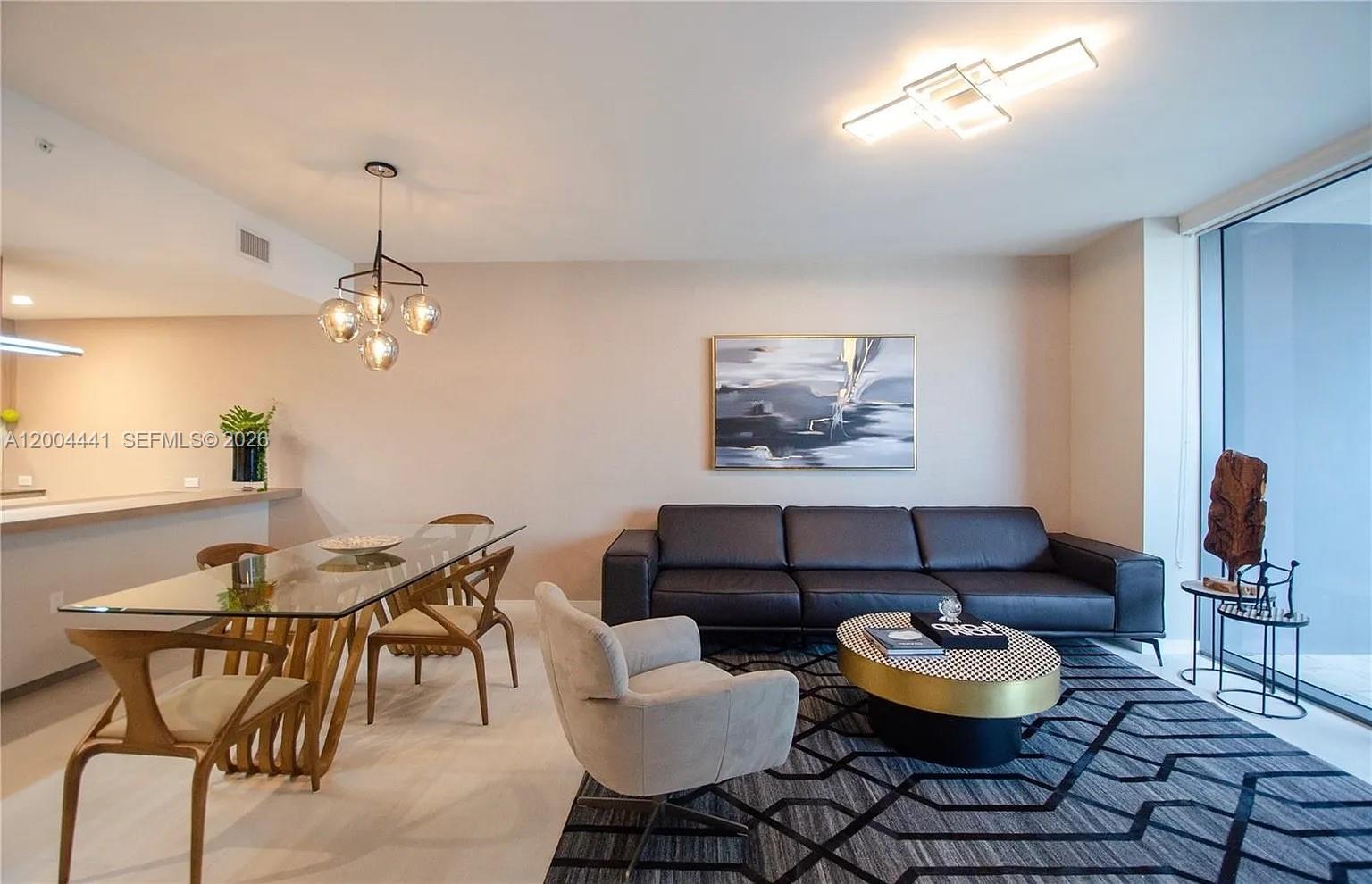 1000 Brickell Plz #4207 Miami, FL 33131