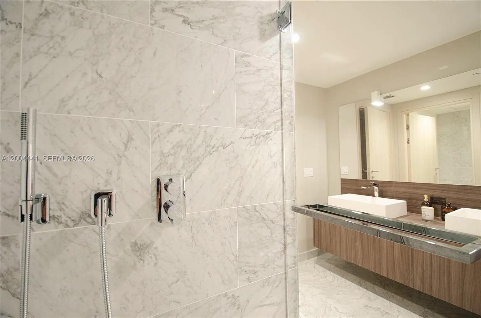 1000 Brickell Plz #4207 Miami, FL 33131