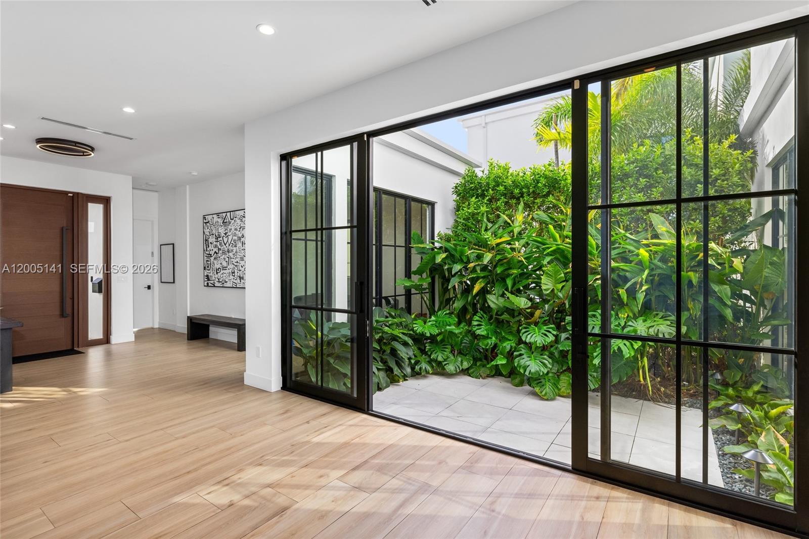 895 NE 76th St Miami, FL 33138