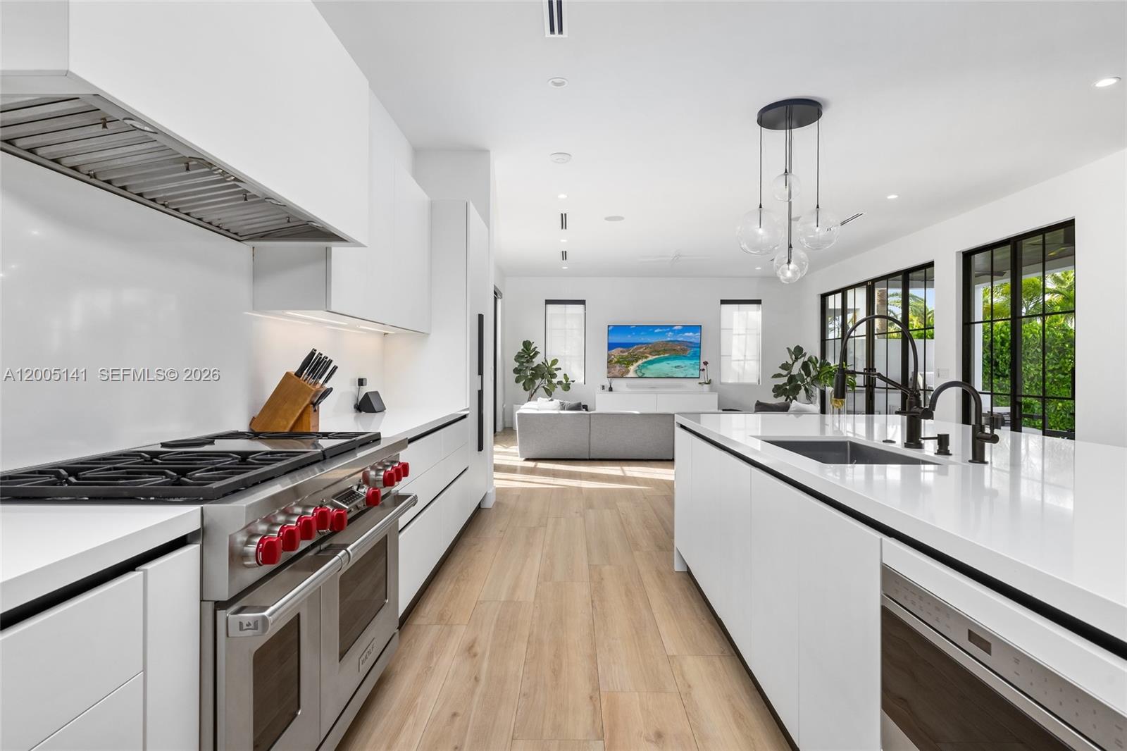 895 NE 76th St Miami, FL 33138