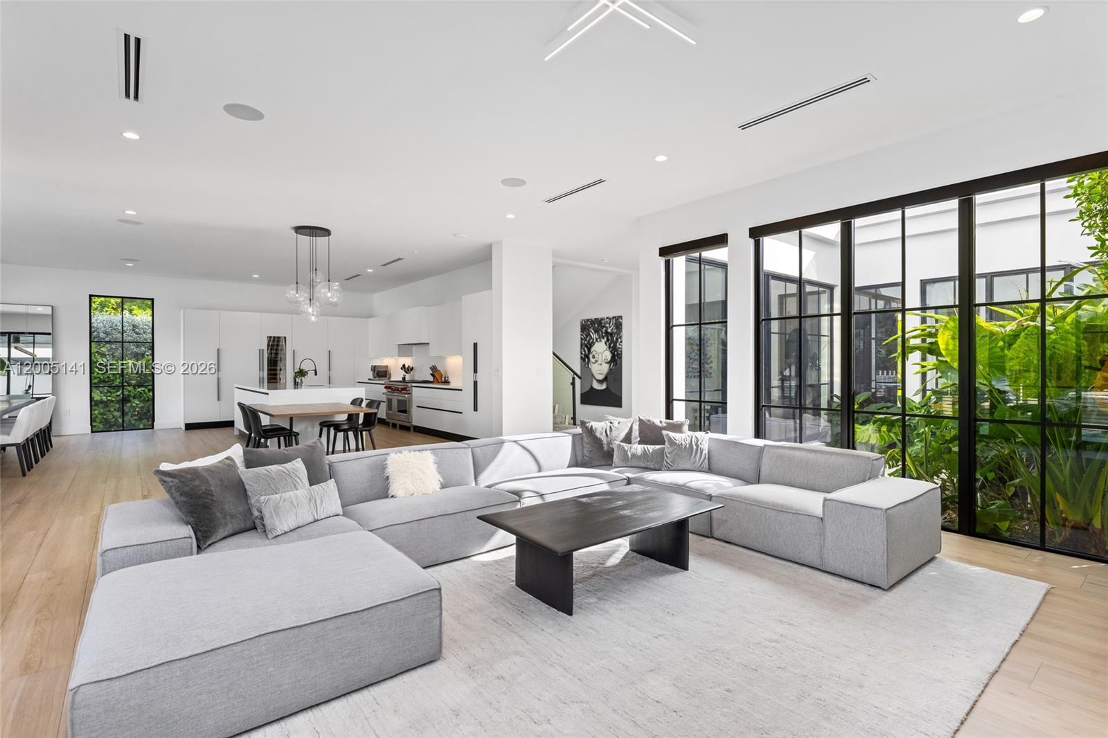 895 NE 76th St Miami, FL 33138