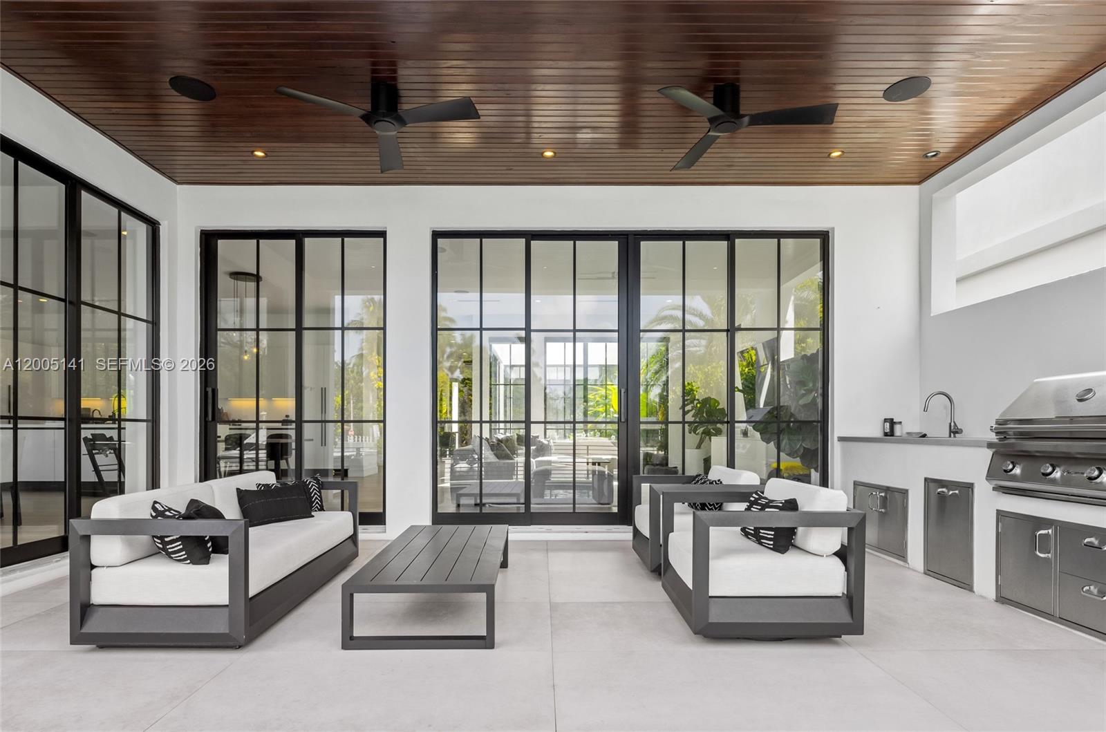 895 NE 76th St Miami, FL 33138