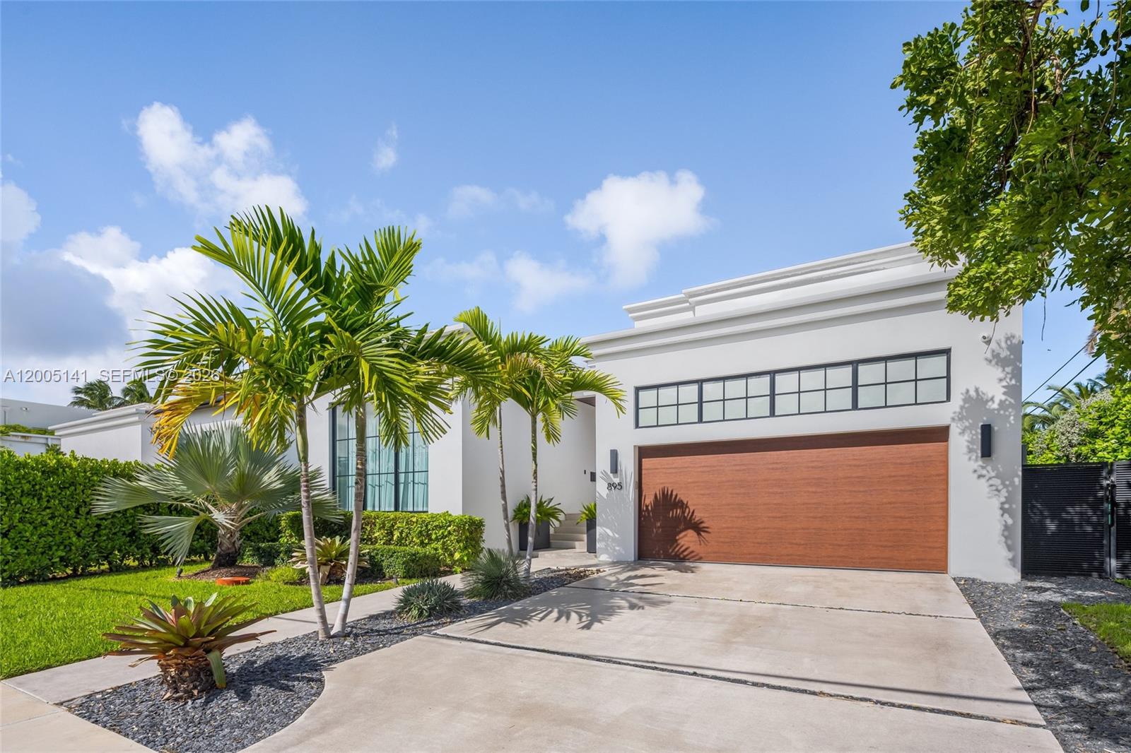 895 NE 76th St Miami, FL 33138