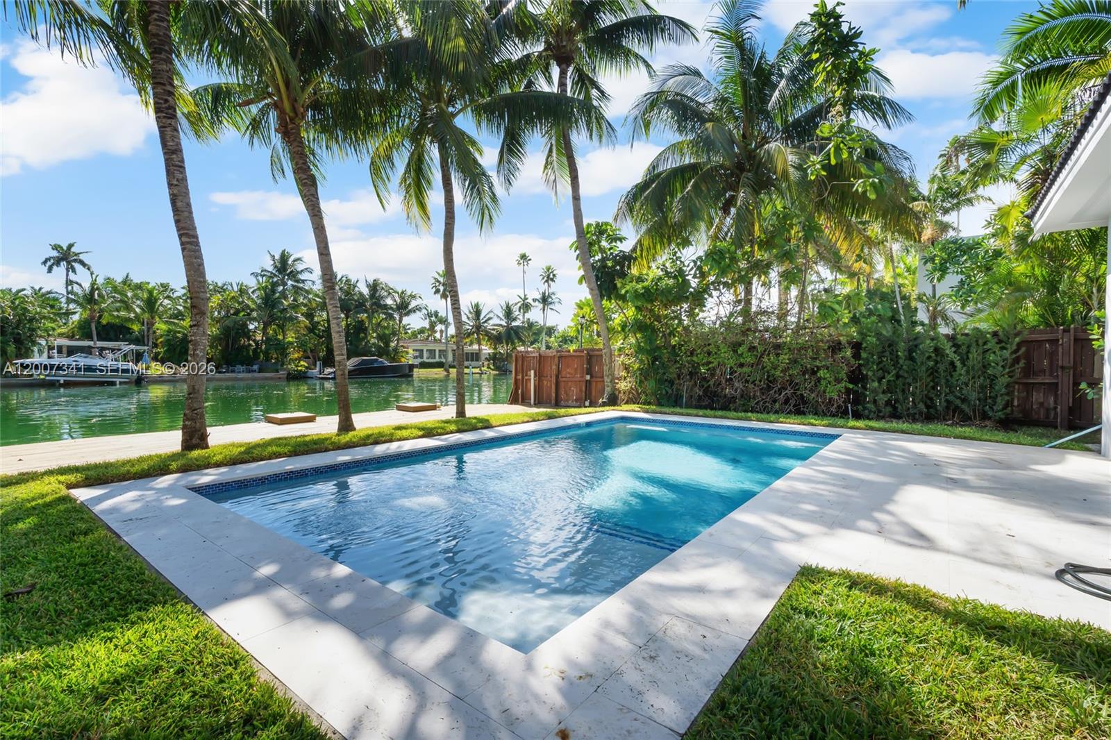 550 S Shore Dr Miami Beach, FL 33141